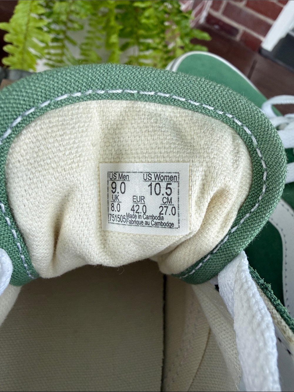Vans Green and White Old Skool Low-Top Sneakers - Picture 8 of 8